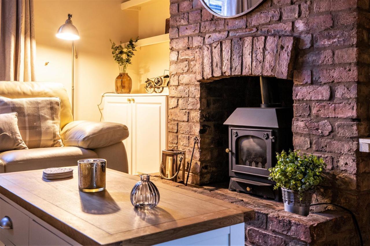 The Cottage In Chester, Sleeps 6 With Free Parking 外观 照片