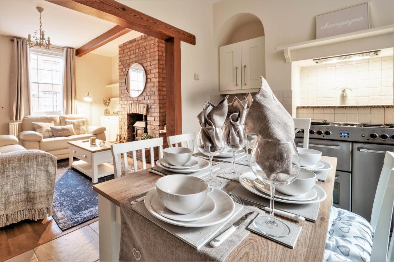 The Cottage In Chester, Sleeps 6 With Free Parking 外观 照片